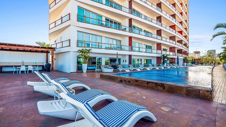 Deck12, 2BR Premium, Pool Access Parking