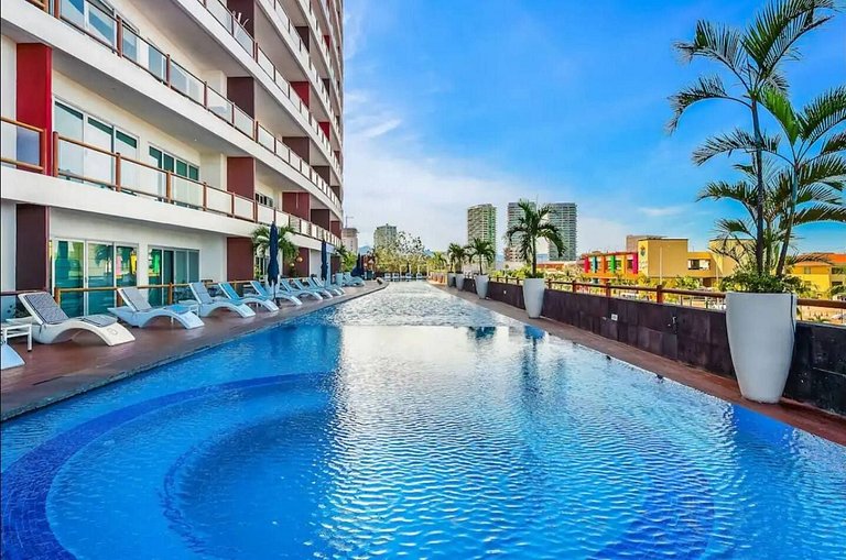 4BR Marina-View Suite Above Casino by the Coast