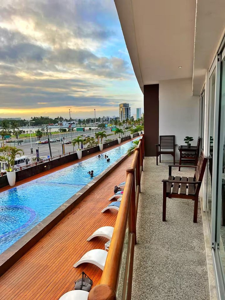 4BR Marina-View Suite Above Casino by the Coast