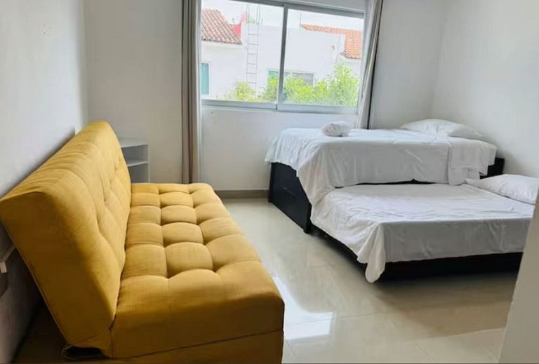 Casa Encanto - 3Bdr, 2.5bath w/Jacuzzi and Parking