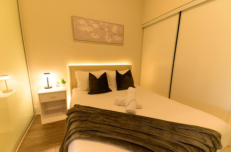 Luxe 2bed 2bath at Front St.