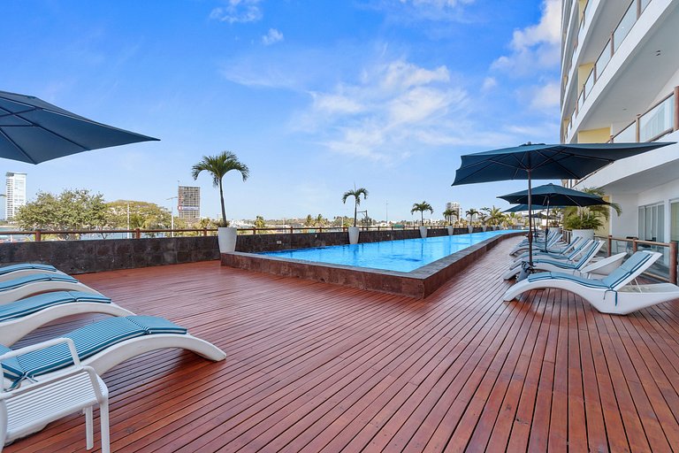 Deck 12 - Penthouse Suite 1BDR Harbor View