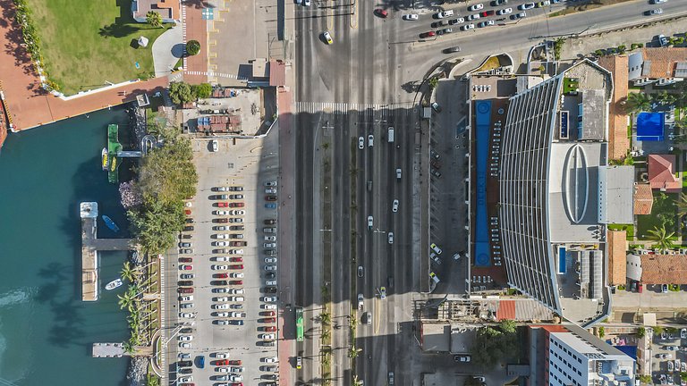 Deck12 Elite Escape – Acceso al casino y parking