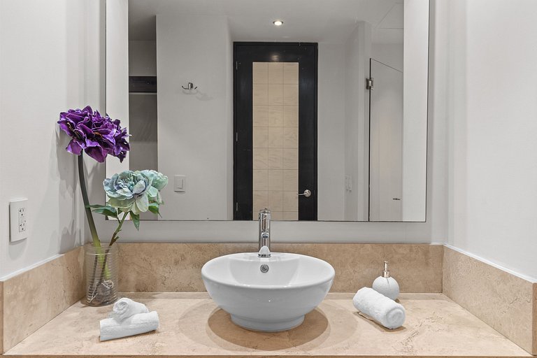 Luxury Escape at Deck12 – Steps from the Beach