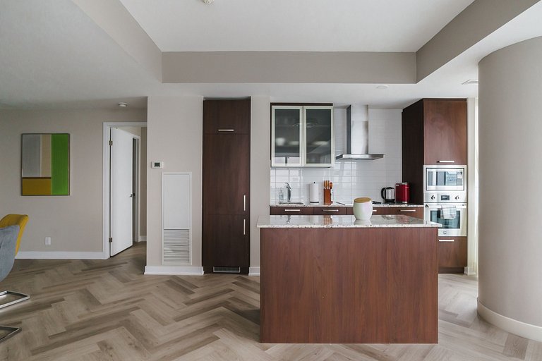 Elegant 2BR Condo across Rogers Centre