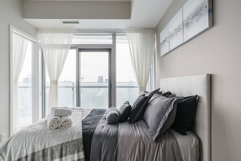 Billion 2BR Condo across Rogers Centre