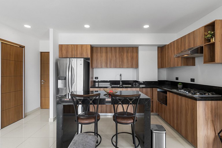 Zoho Skies 2 BDR, 2 Bath, with Parking