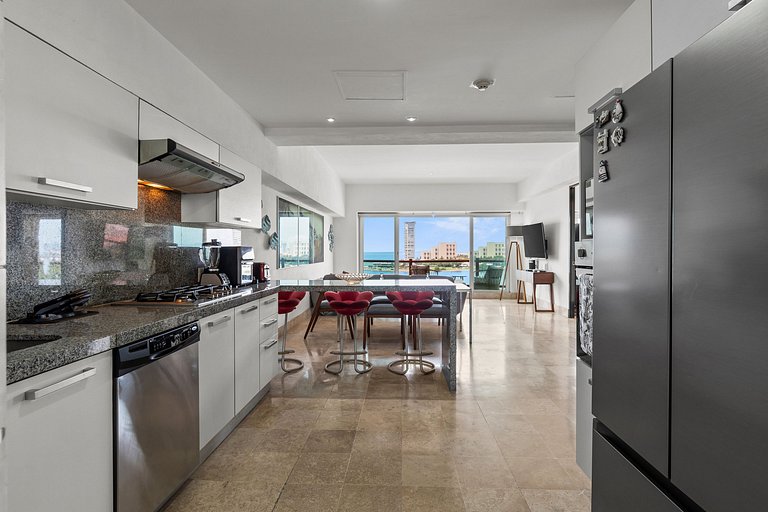 Magic 2BDR with pool view and Casino