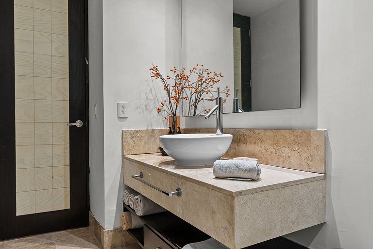 Deck12 Elite Escape – Acceso al casino y parking