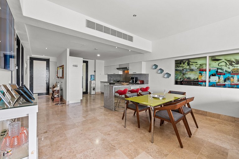 4 Departamentos con 8 habitaciones sobre el casino