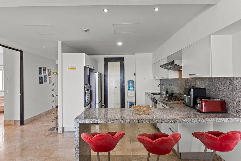 4 Departamentos con 8 habitaciones sobre el casino