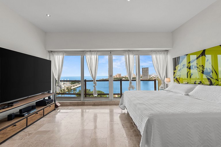 8BR Marina Ocean-View Above Casino 4 Suites