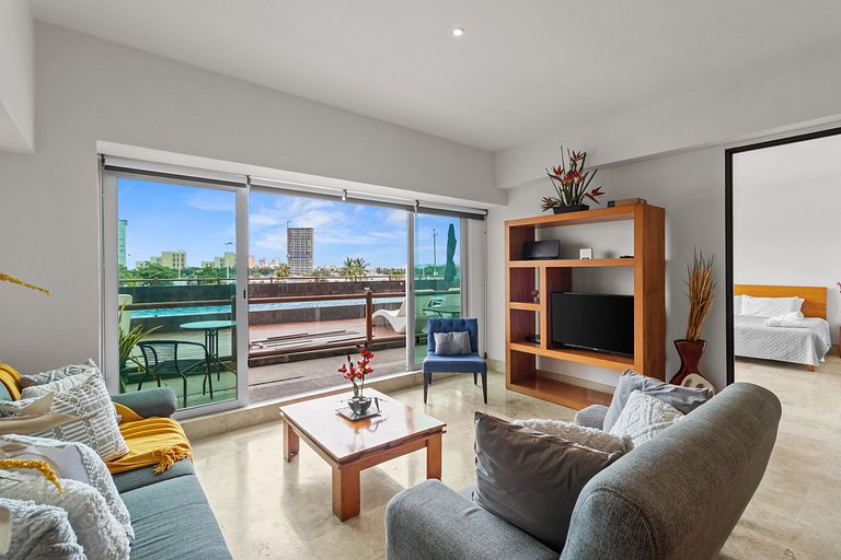 Panoramic Marina Views 6BR Luxury Above Casino