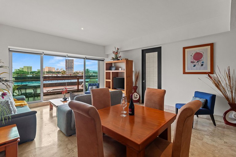 Panoramic Marina Views 6BR Luxury Above Casino