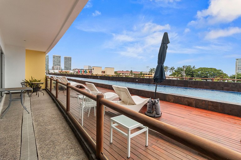 8BR Marina Ocean-View Above Casino 4 Suites
