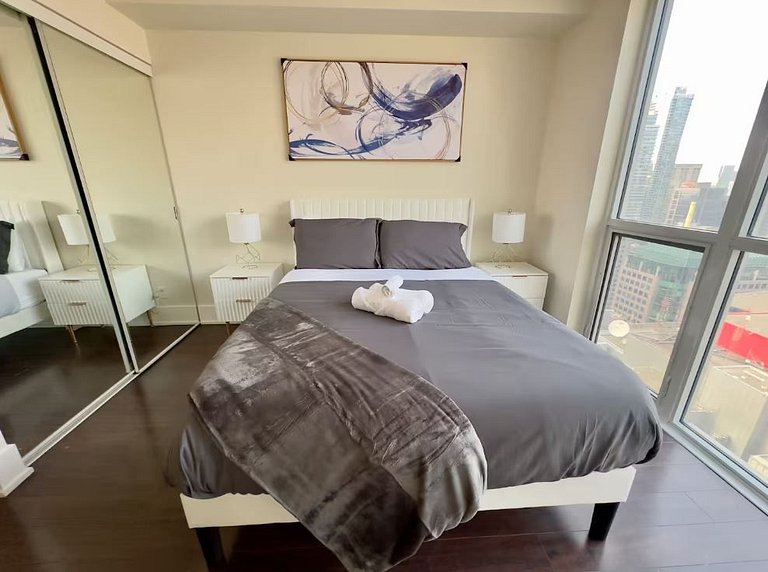 Two-Bedroom Luxury Apartment with Lake Views