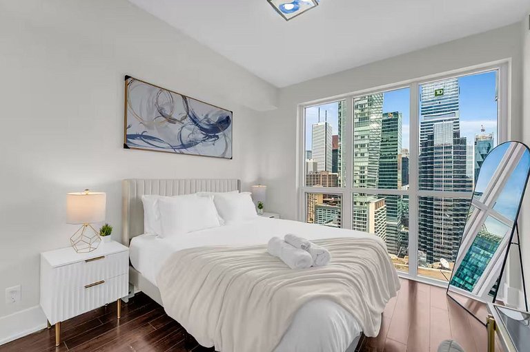 Two-Bedroom Luxury Apartment with Lake Views