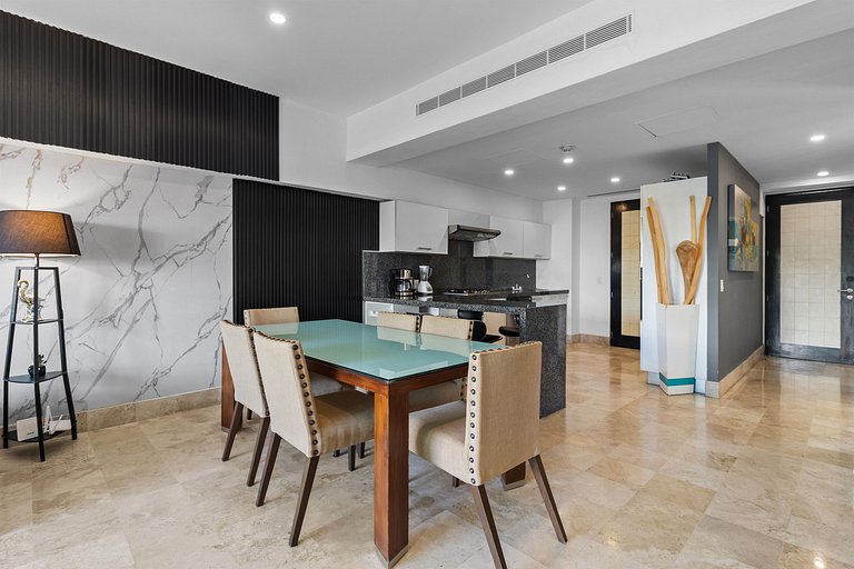 5 habitaciones, 3 suites, vistas al mar y casino