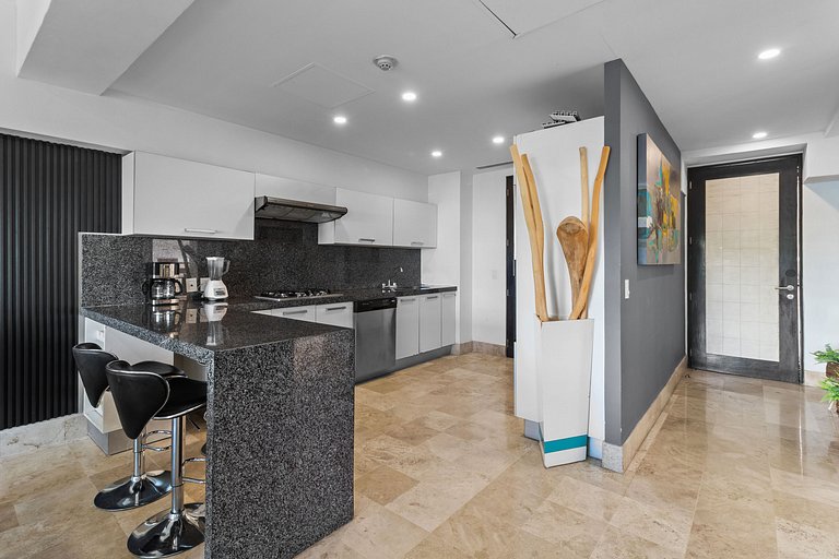 5 habitaciones, 3 suites, vistas al mar y casino