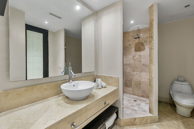 Gema de 12 habitaciones sobre el casino 6 suites