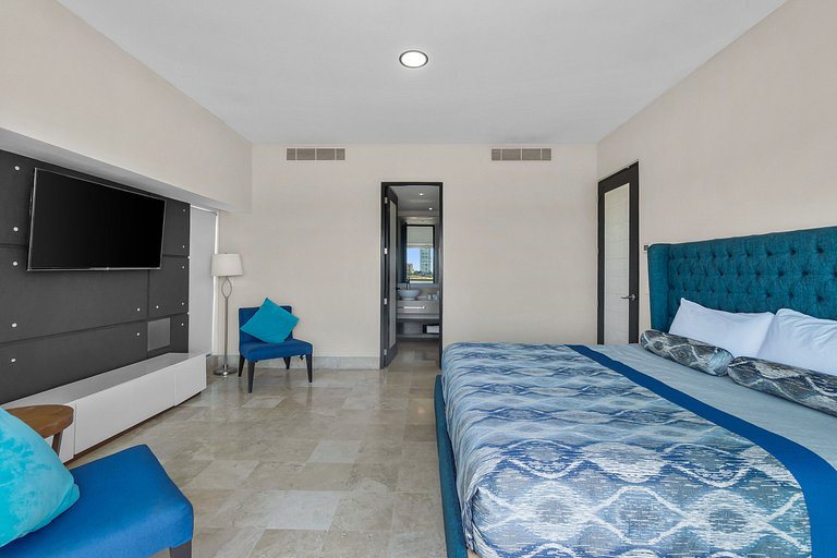 Puerto Vallarta Premium: 7 Departamentos en Deck 12