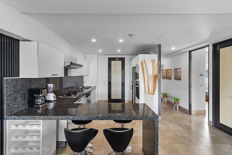 Puerto Vallarta Premium: 6 Apartments on Deck 12