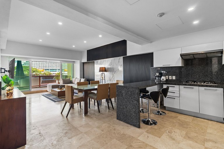 Puerto Vallarta Premium: 7 Departamentos en Deck 12