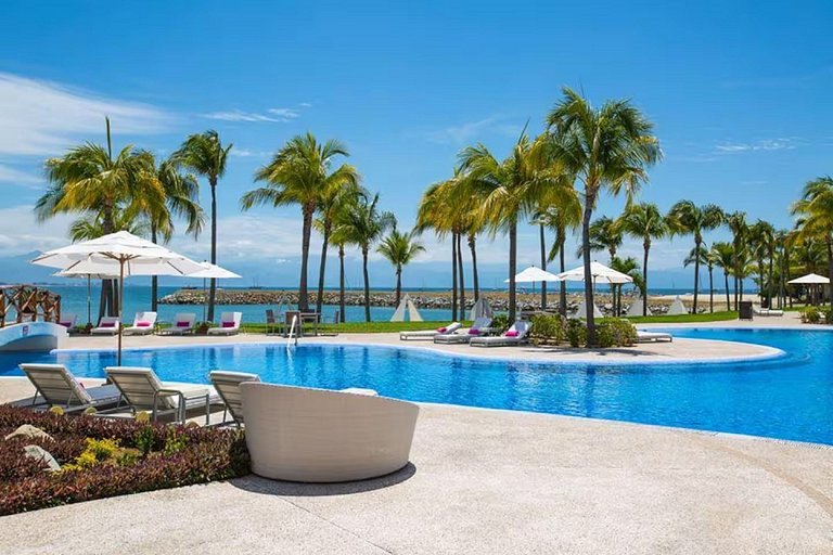 Casa Oasis B-Nayar, residencial privado, club de playa, tran