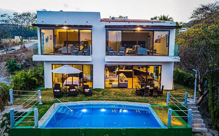 Luxury 5BR Villa with Pool & Outdoor Paradise