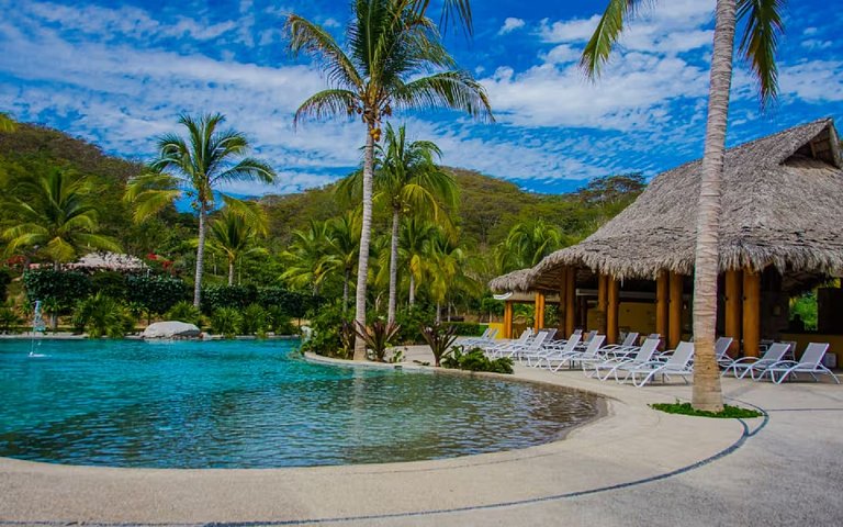 Luxury 5BR Villa with Pool & Outdoor Paradise
