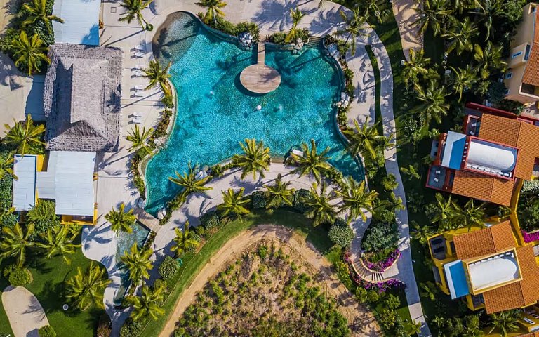 Luxury 5BR Villa with Pool & Outdoor Paradise
