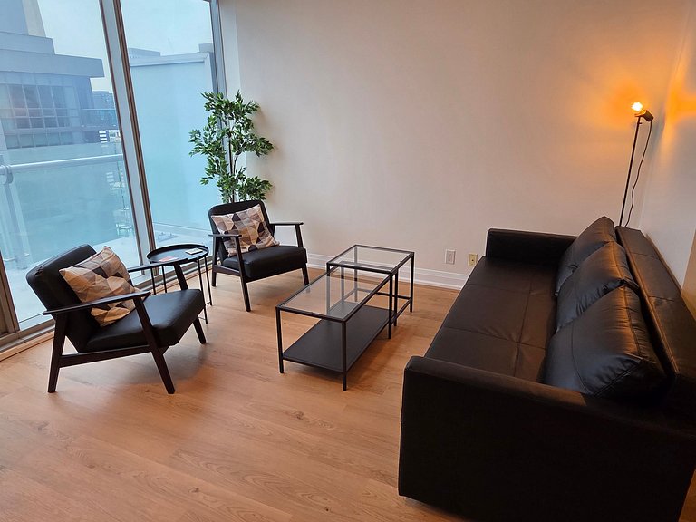 Urban Escape: Stylish 1BR Condo by the Bay