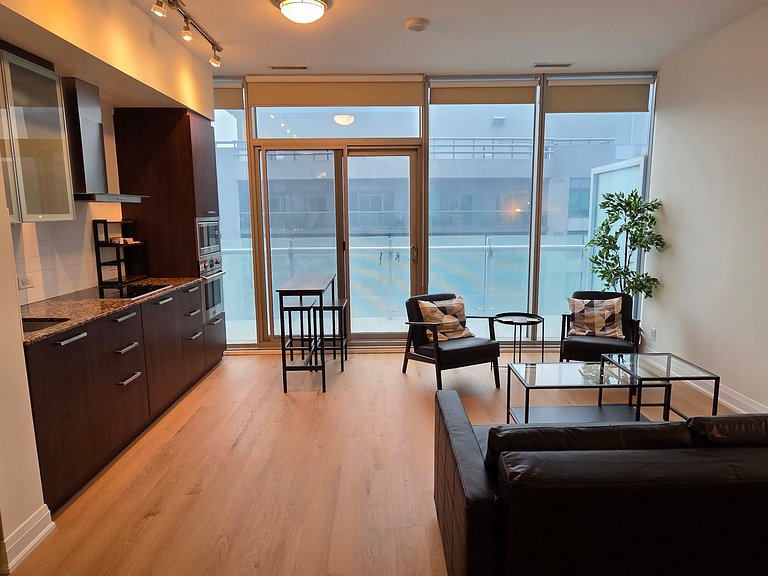 Urban Escape: Stylish 1BR Condo by the Bay