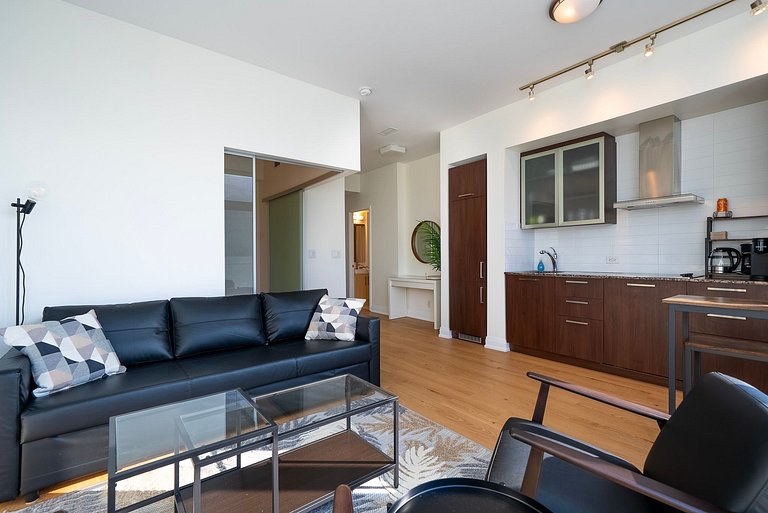 FIFA Cup 2026: Urban 1BR Condo by Scotiabank Arena