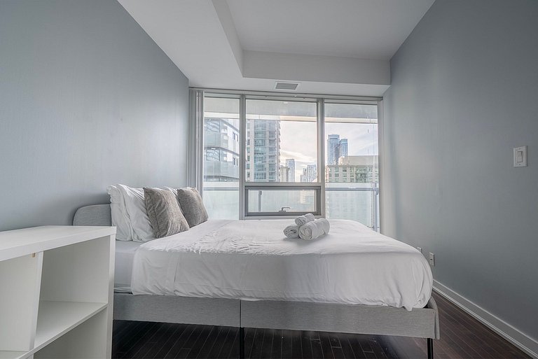 Toronto FIFA 2026: Family 2BDR Suite + Parking