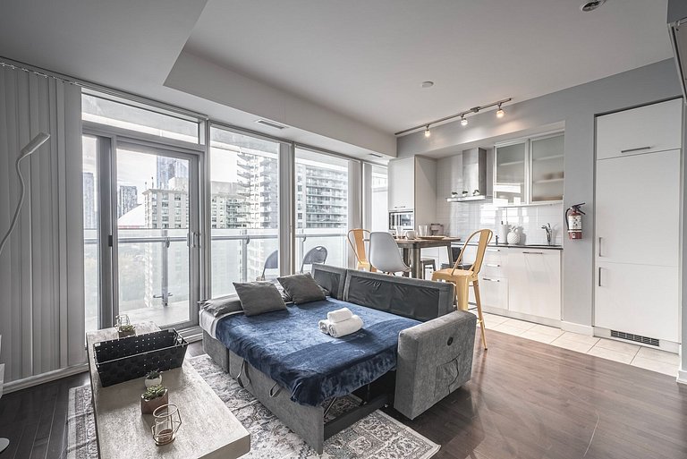 Toronto FIFA 2026: Family 2BDR Suite + Parking