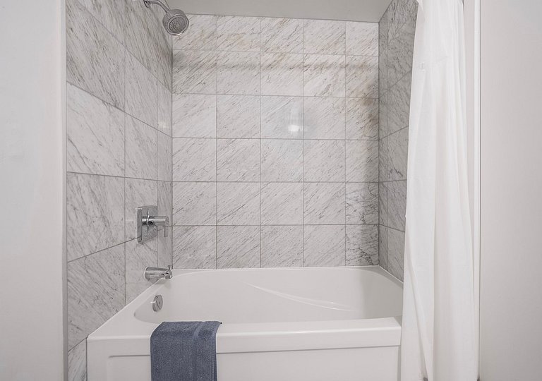 Toronto FIFA 2026: Family 2BDR Suite + Parking