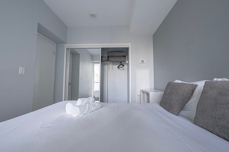 Toronto FIFA 2026: Family 2BDR Suite + Parking