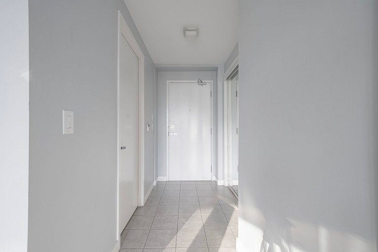 En el entro de la ciudad 2 habitaciones y parking