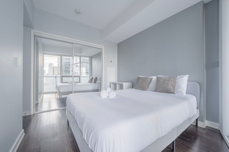 Toronto FIFA 2026: Modern 2BDR Suite + Parking