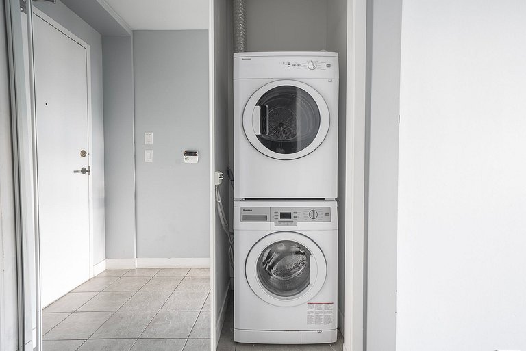 Toronto FIFA 2026: Family 2BDR Suite + Parking