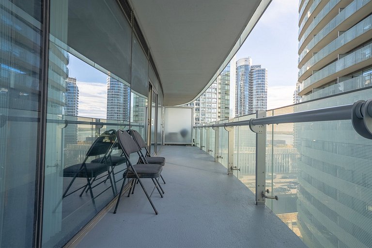 Toronto FIFA 2026: Modern 2BDR Suite + Parking