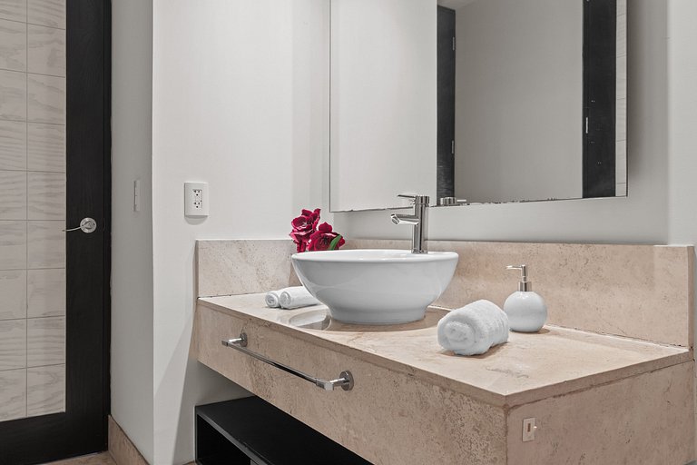 Puerto Vallarta Premium: 6 Apartments on Deck 12