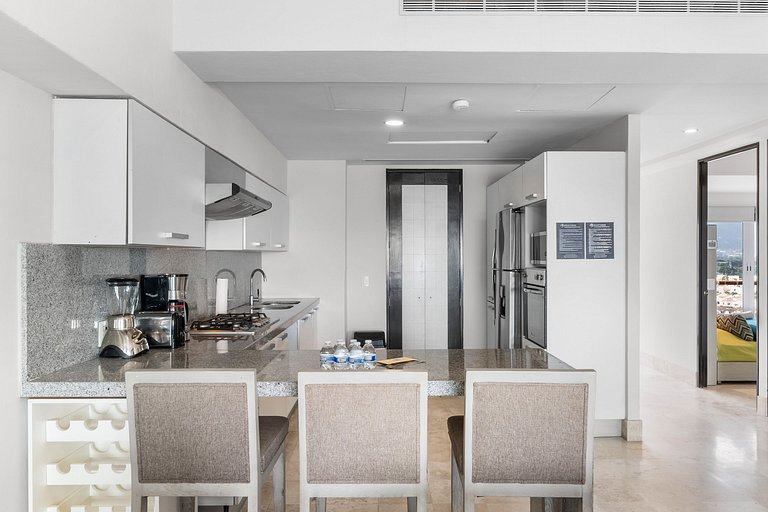 Panoramic Marina Views 6BR Luxury Above Casino