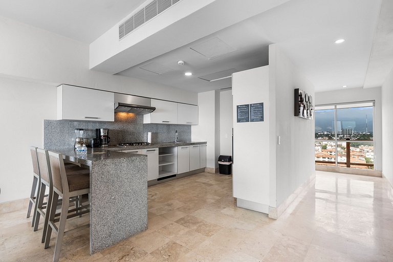 Panoramic Marina Views 6BR Luxury Above Casino