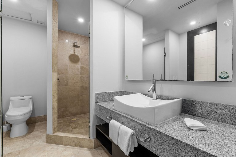 Puerto Vallarta Premium: 6 Apartments on Deck 12