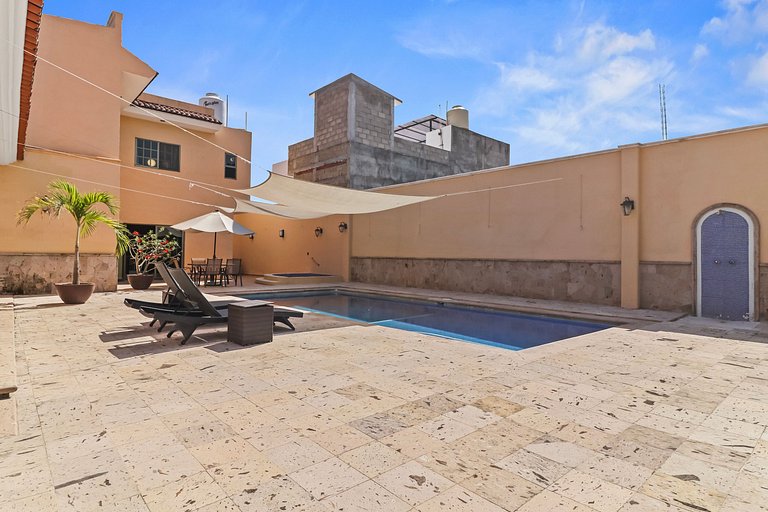 Casa Nacho: 4BR Alberca Privada La Moderna PV