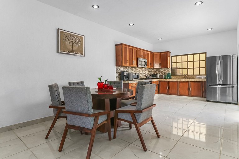 Casa Nacho: 4BR Alberca Privada La Moderna PV