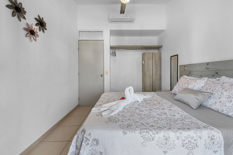 Modern Pool Side, 3 Bdrm House with parking