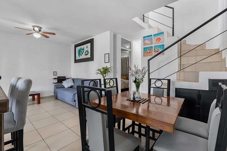 Modern Pool Side, 3 Bdrm House with parking